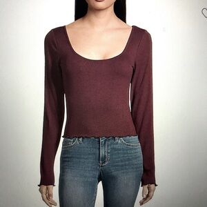 Arizona Juniors- Scoop Neck Long Sleeve T-Shirt